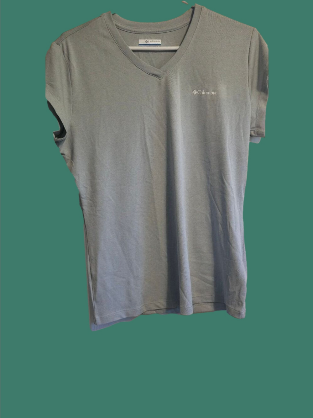 4/$67 Deal! Columbia V-Neck Tee in Muted Light Grey